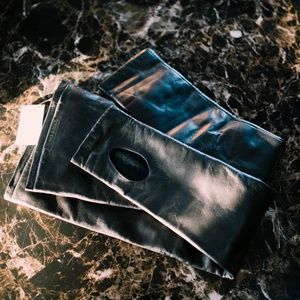 NWT Henri Bendel Fingerless Black Leather Gloves